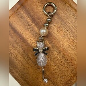 Lux Sparkling Kitty Pearl Keychain